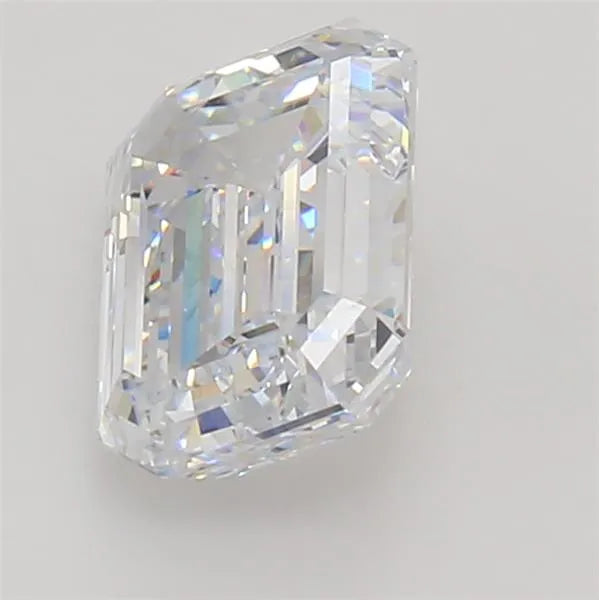3.67 Carats EMERALD Diamond